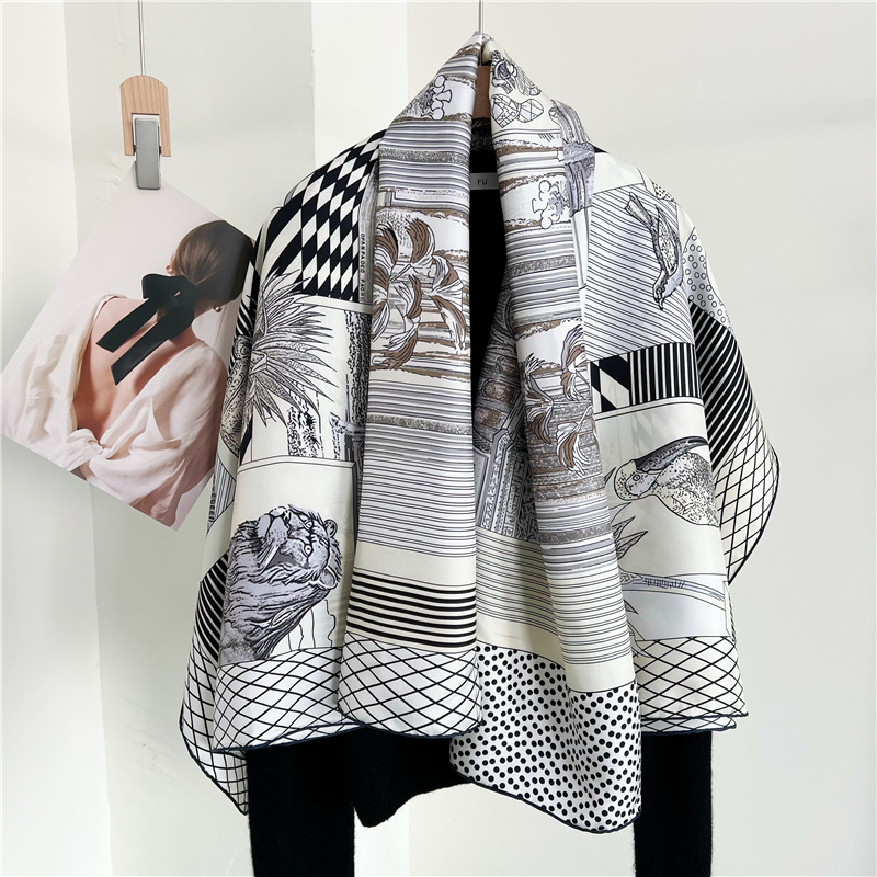 Travel Accessories Designer - أوشحة حريرية كبيرة من ماركات مصممة،