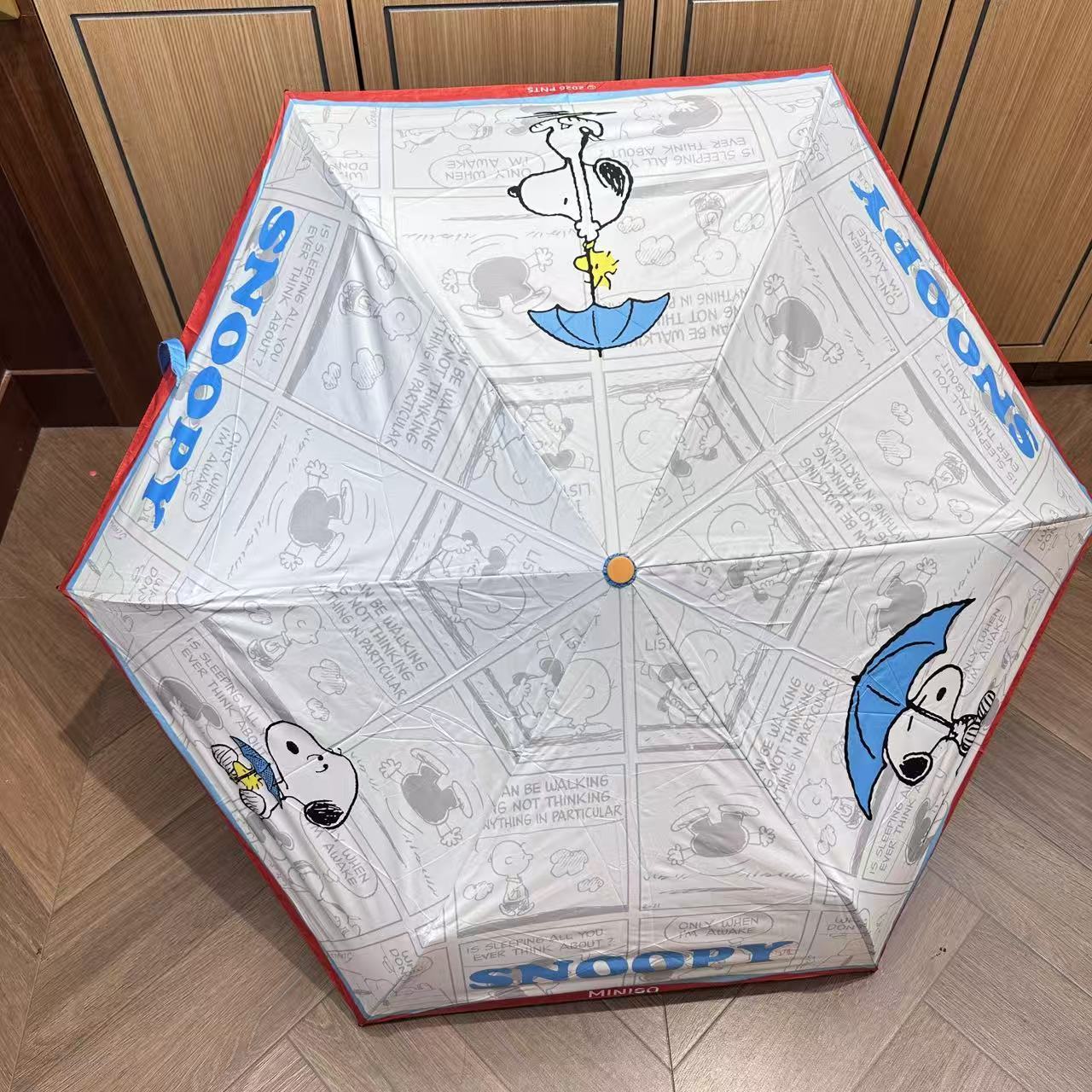 مظلة PEANUTS Snoopy من سلسلة م - مراجعة Travel Umbrella Compact وسعره